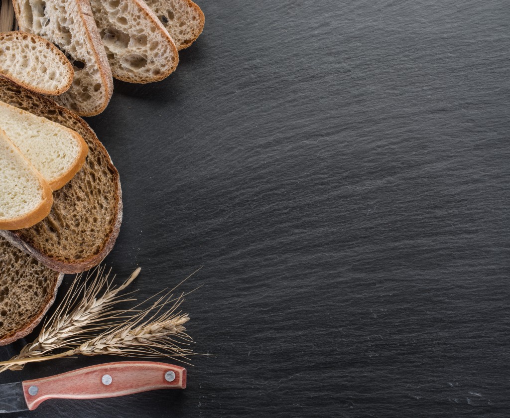 Wheat bread and a knife